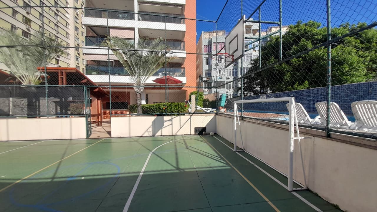 Apartamento a venda  Tijuca colado metrô.